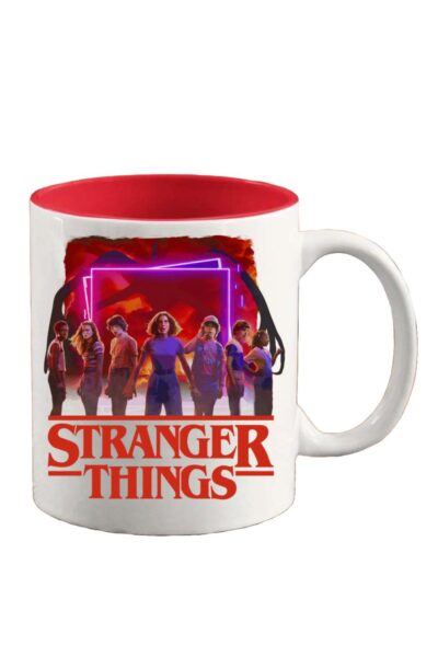 Stranger Things karakterek színes bögre